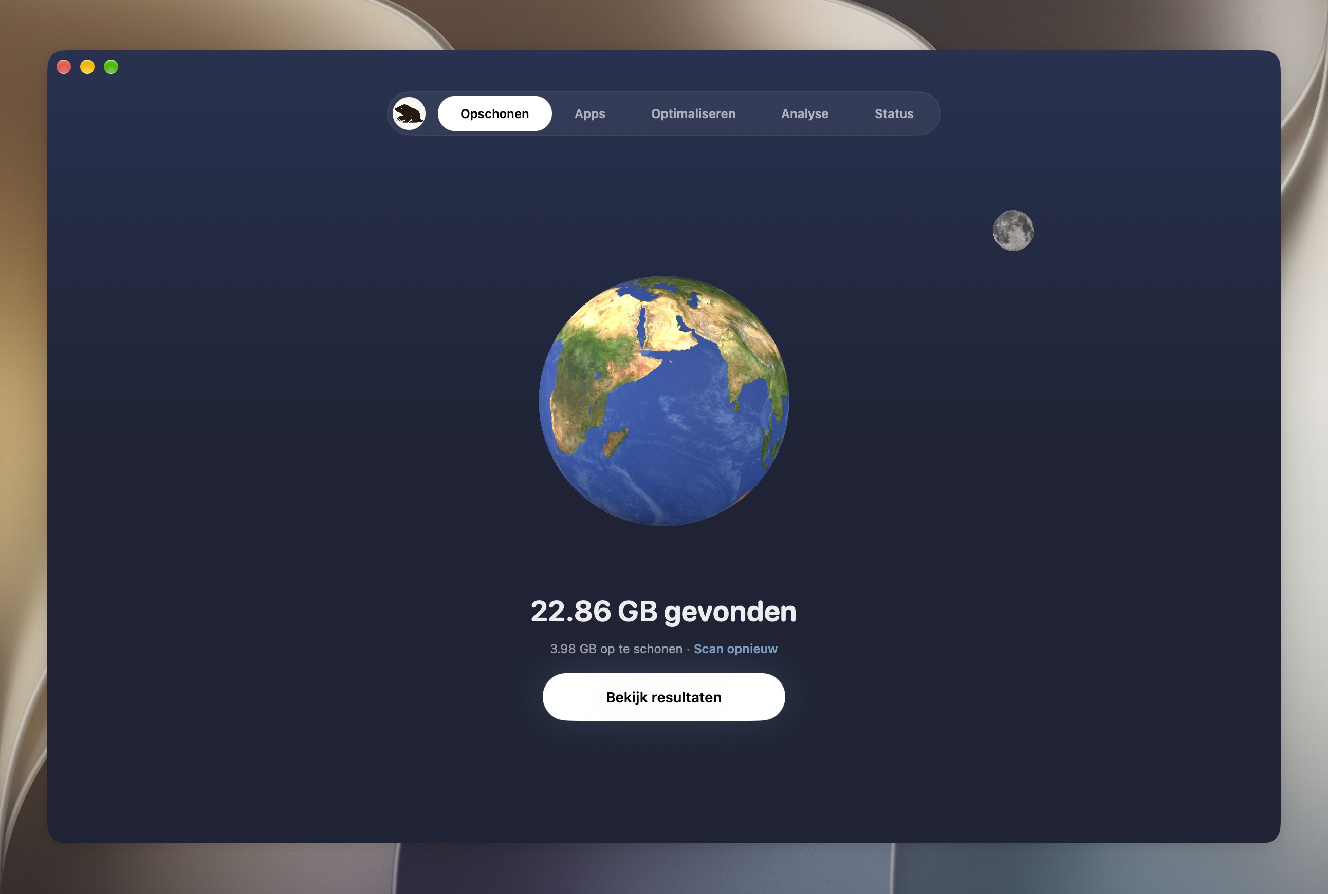 Tabblad Opschonen met de aarde en de ruimte die een scan vond, met een knop om de resultaten te controleren